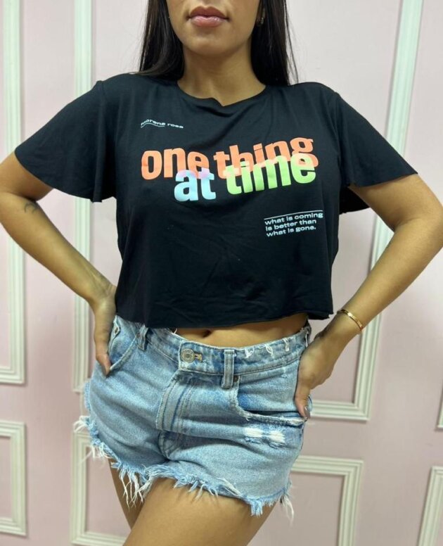 T-shirt Curta Tipo Cropped Morena Rosa