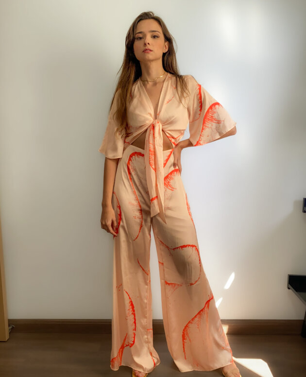 Macacão Pantalona com Amarração nas Costas Morena Rosa