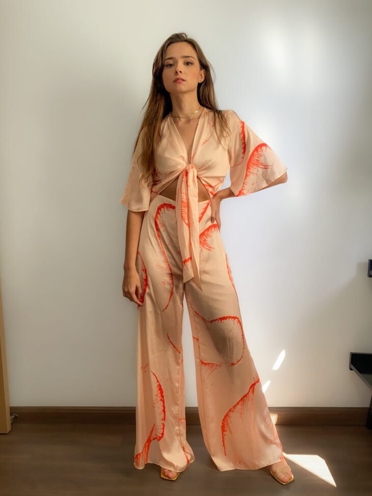 Macacão Pantalona com Amarração nas Costas Morena Rosa