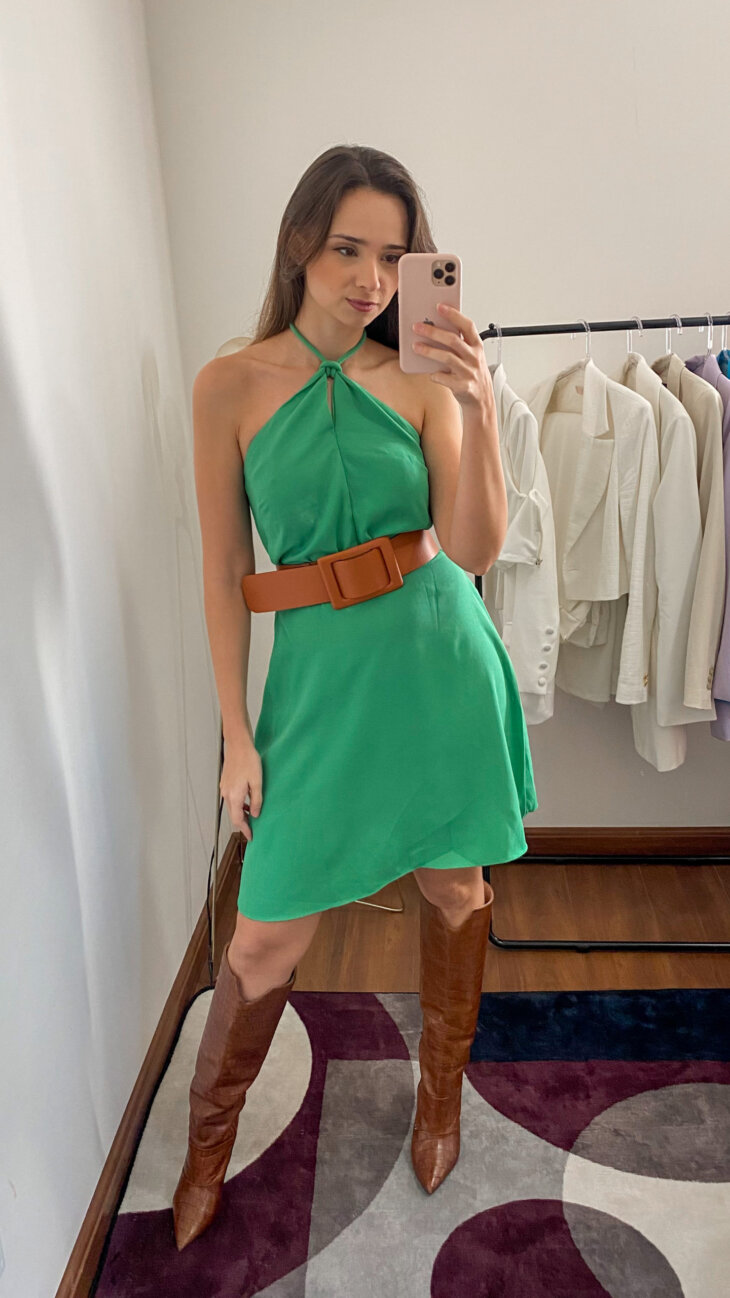Vestido Curto Verde com Decote e Amarração Morena Rosa - Imagem 4
