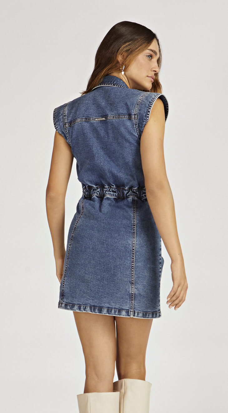 Vestido Curto Jeans com Decote V e Botões - Imagem 2