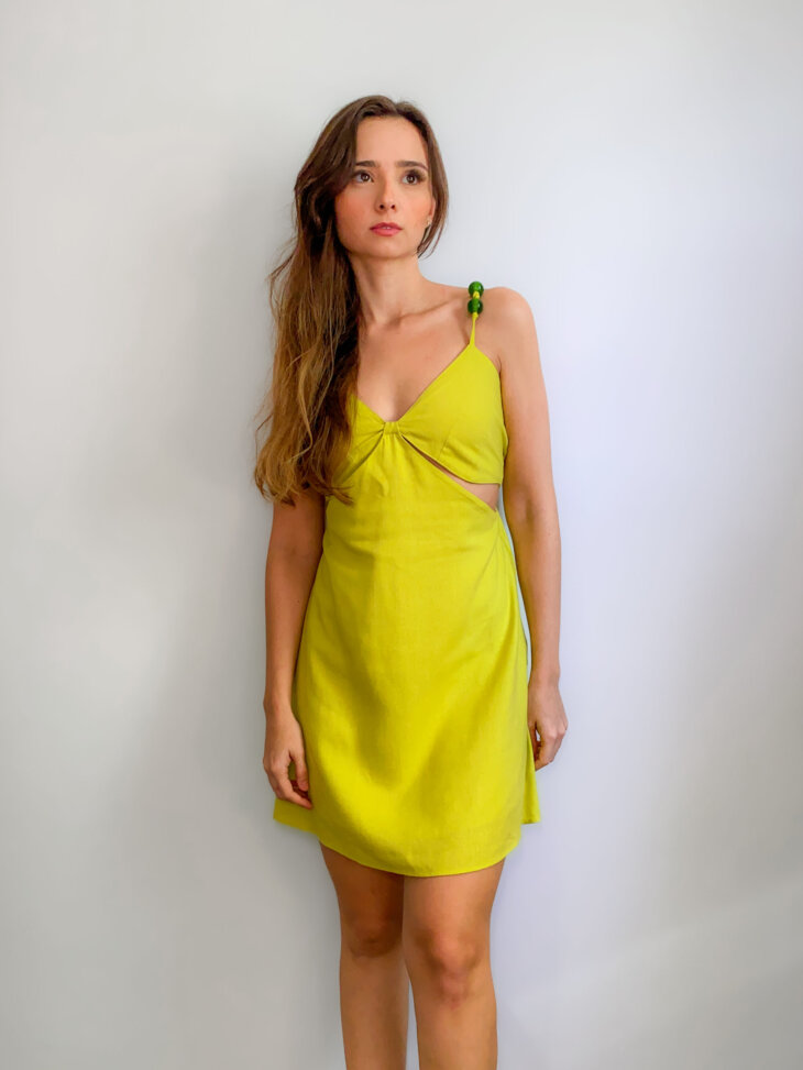 Vestido Curto Verde Lima com Decote e Amarração