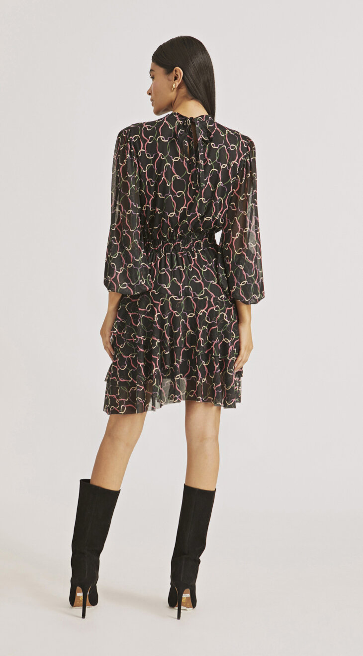 Vestido Curto com Gola Alta - Imagem 2